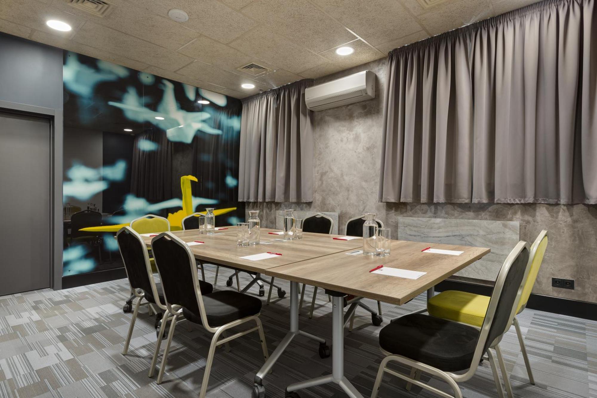 Ibis Kyiv City Center Exterior foto