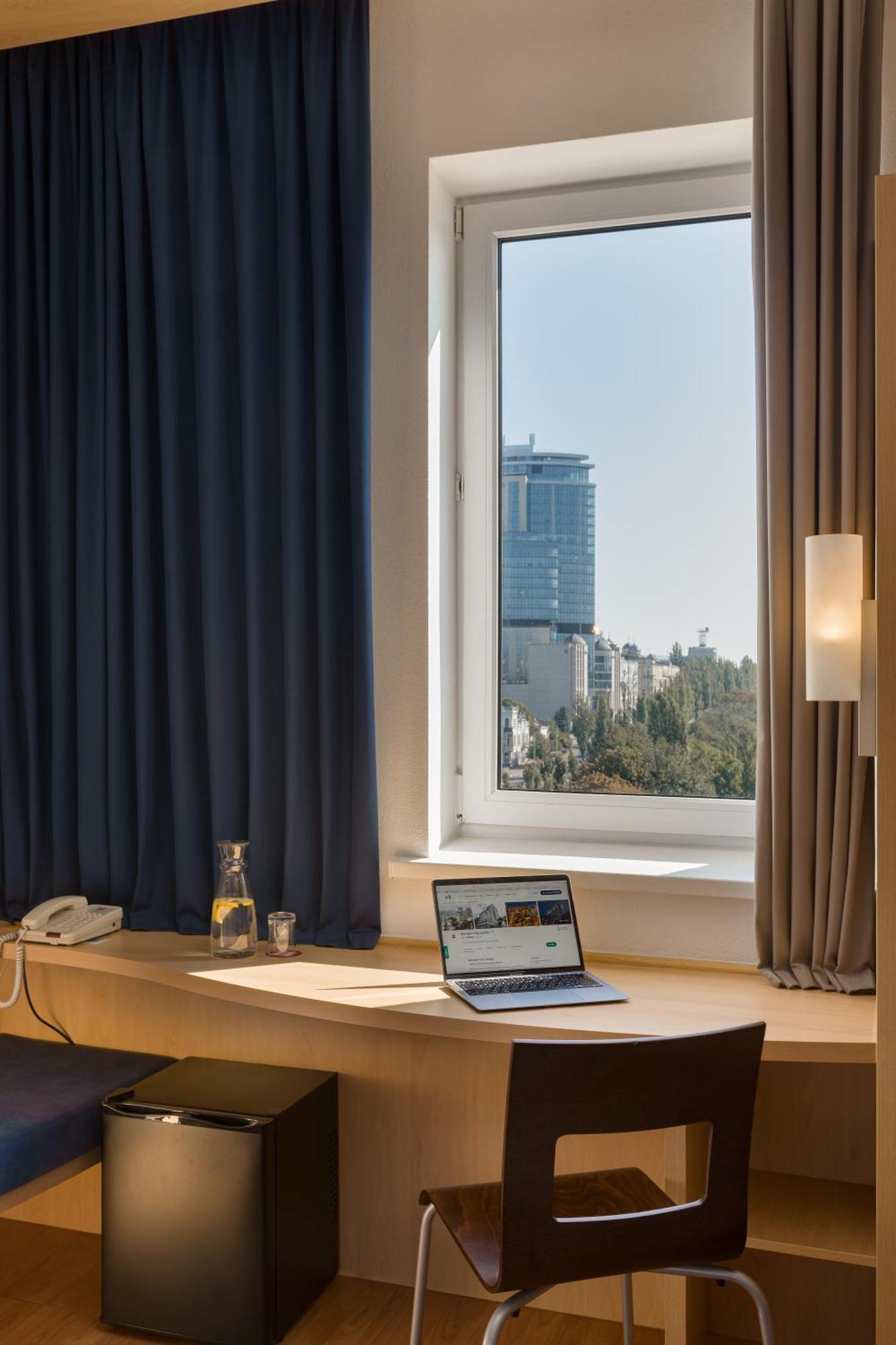 Ibis Kyiv City Center Exterior foto