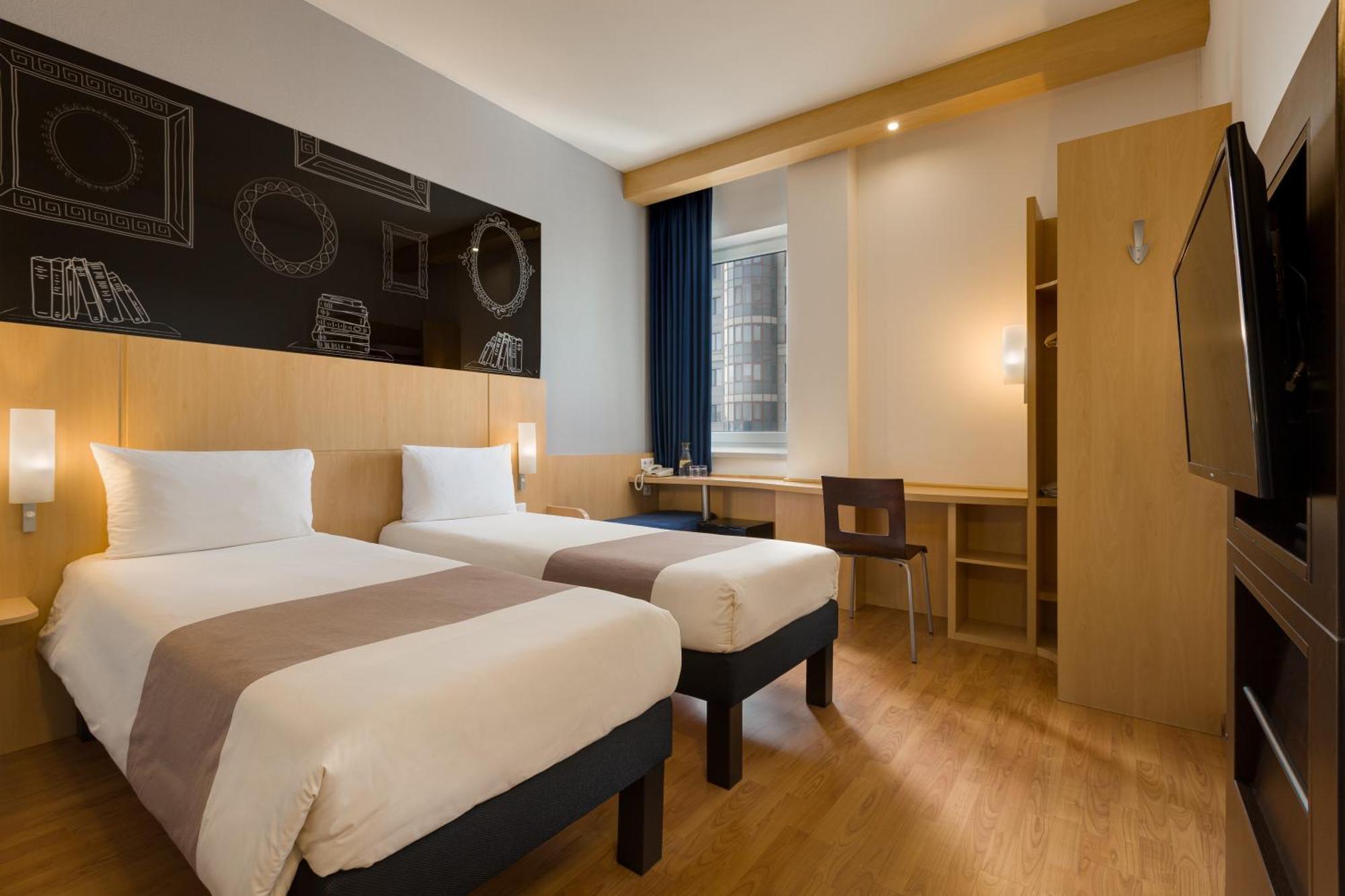 Ibis Kyiv City Center Exterior foto