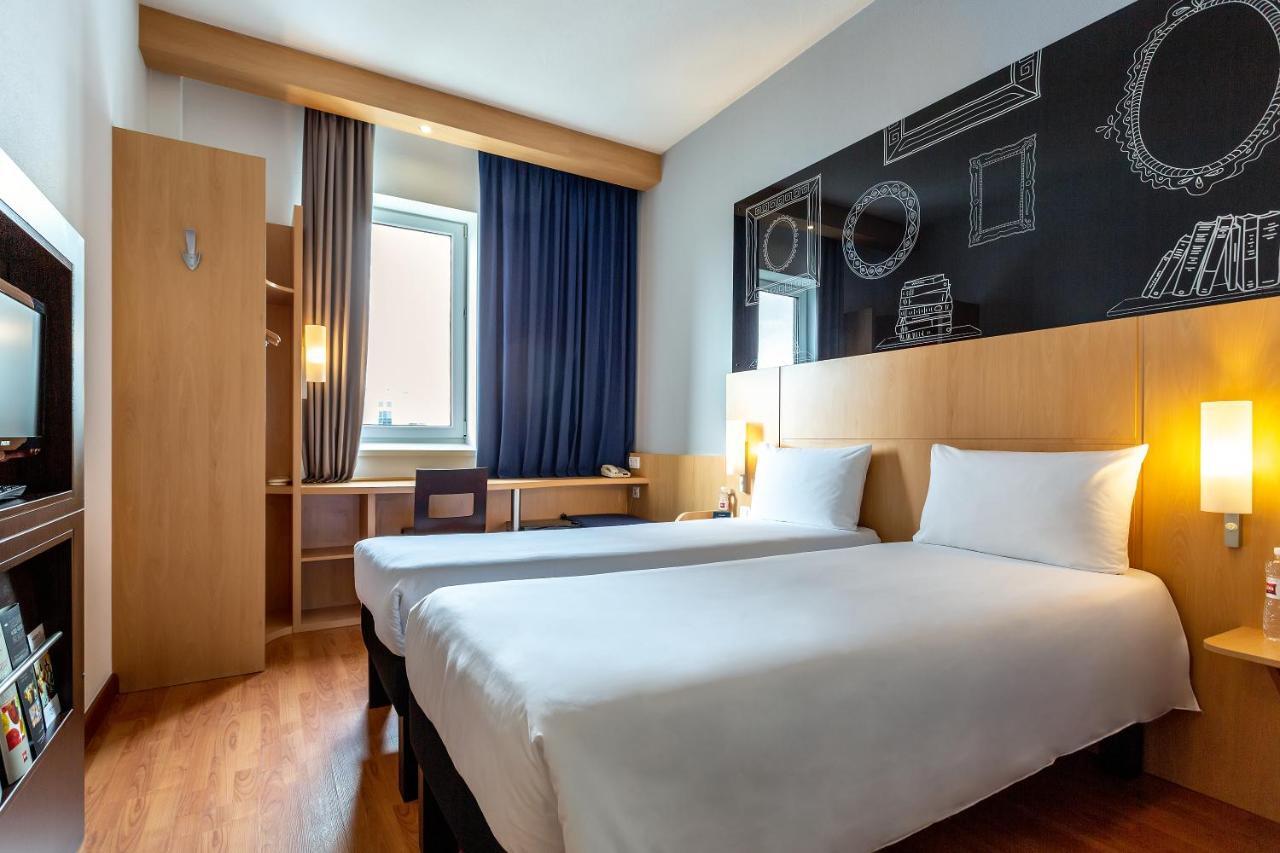 Ibis Kyiv City Center Exterior foto